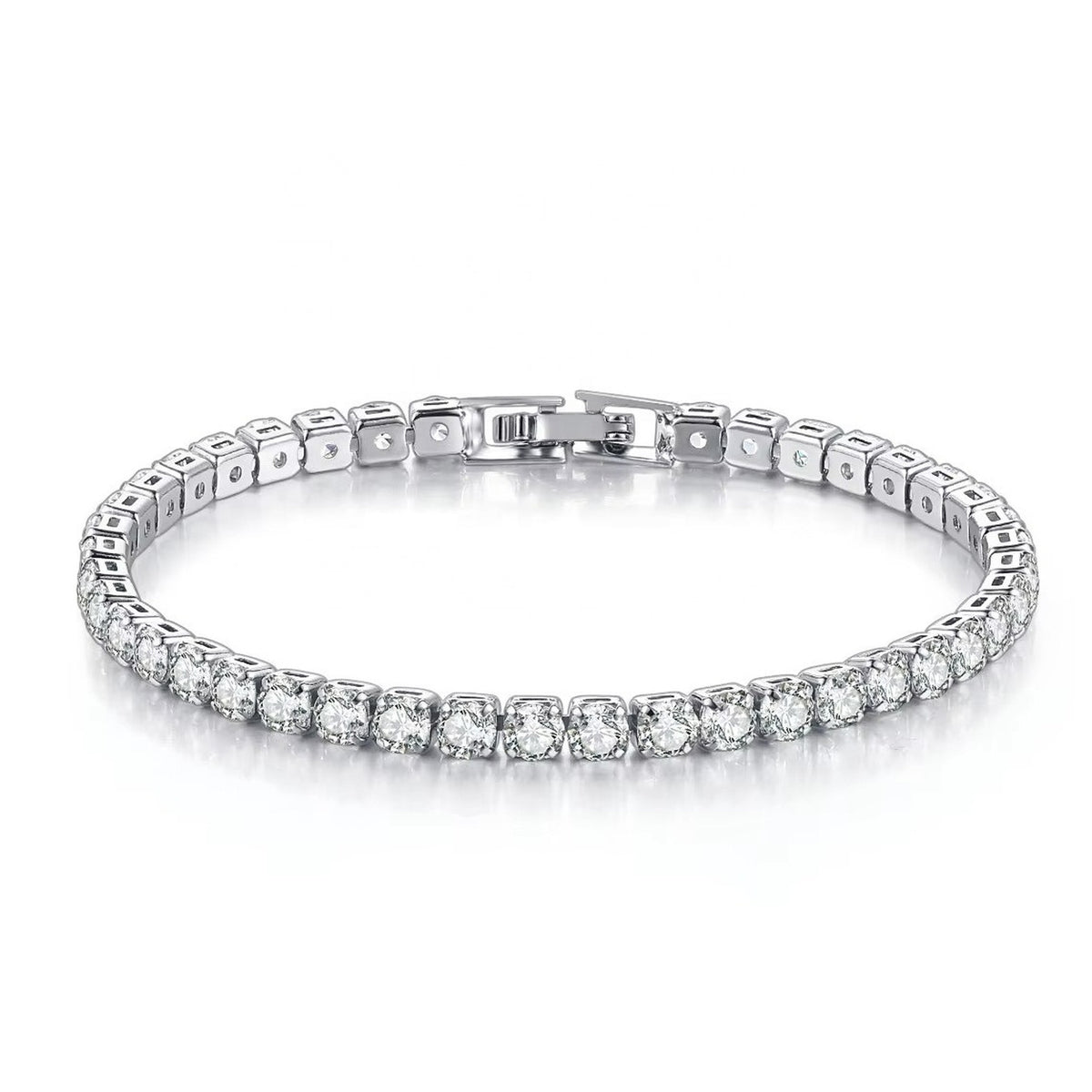 Tennisarmband i silver 4 mm med klara glittrande stenar